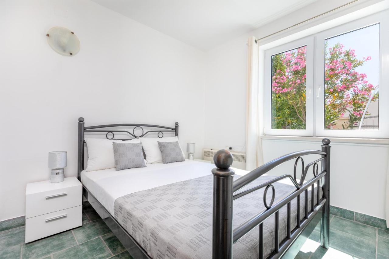 Apartments Villa Maja Rogoznica  Extérieur photo